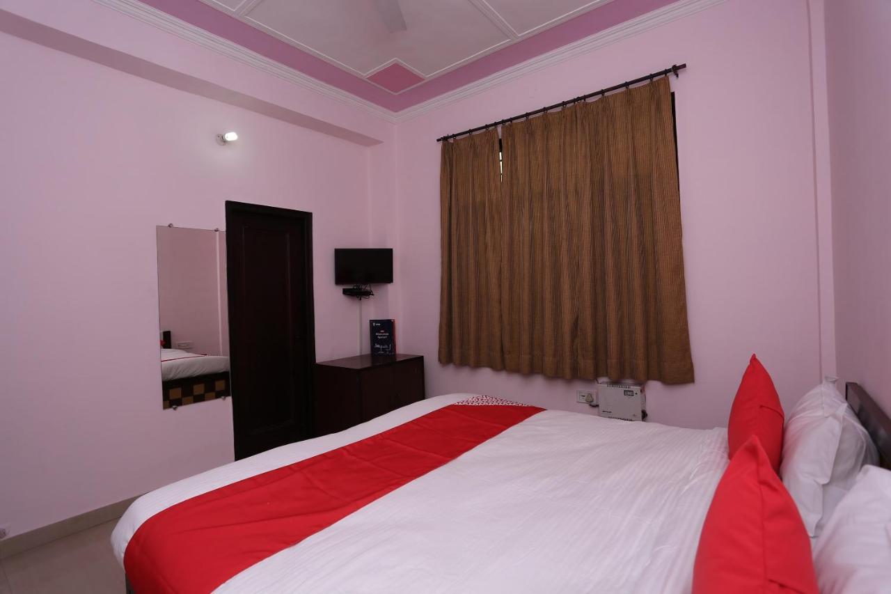 Oyo Flagship 15481 Hotel Star Karnāl Exterior foto